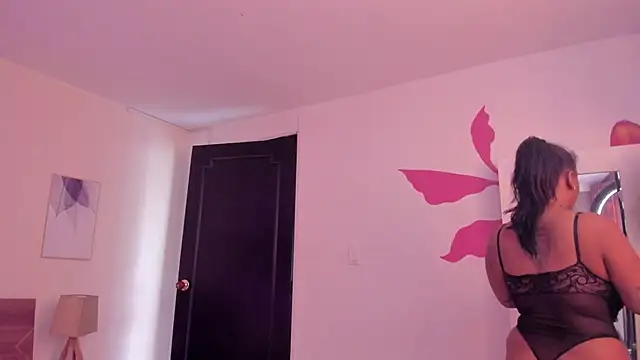 YariRose online show from March 6, 2:34 pm