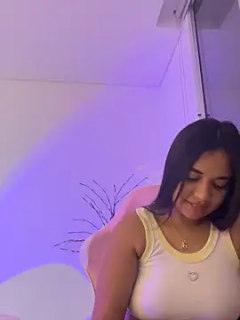 aly nicols online show from December 3, 6:27 am