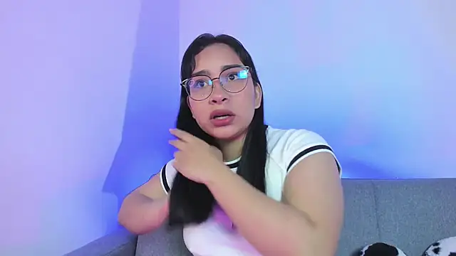 miah storm online show from December 17, 2:49 am