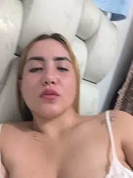 iamdulce  online show from May 23, 2:32 am