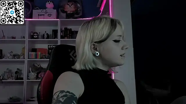 Holy Mistress S online show from June 3, 9:54 am