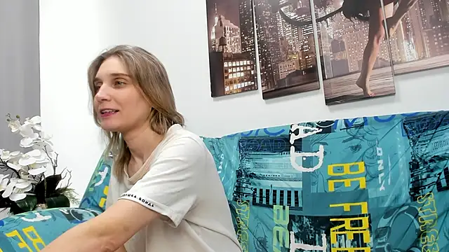 Tenderly Sophie online show from April 15, 1:28 am