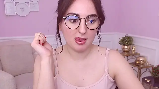 NoraSimons online show from March 18, 7:02 am