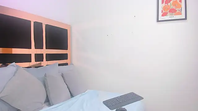 karolebonyy online show from November 17, 3:46 pm