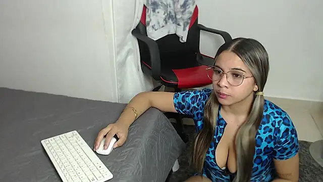 sofia montclair online show from November 14, 4:12 am