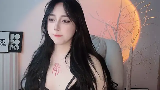 Love-hanzaizai718 online show from November 13, 7:46 pm