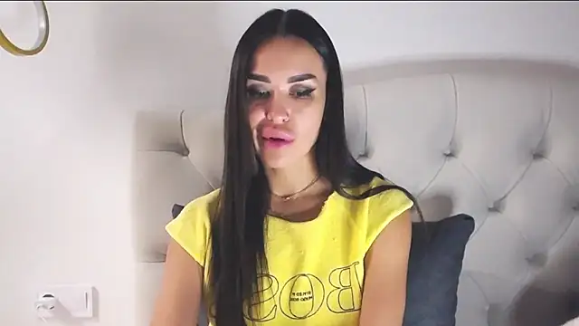 velvetveyraX online show from January 18, 6:15 pm