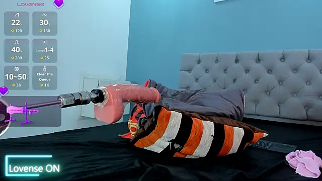 Luna Raay online show from March 30, 6:18 pm