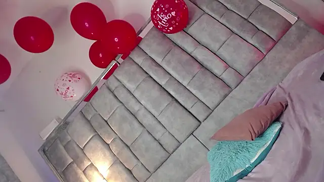 Soulmatesx online show from February 13, 9:05 pm