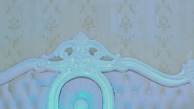 Kelly Swift online show from April 12, 8:39 am