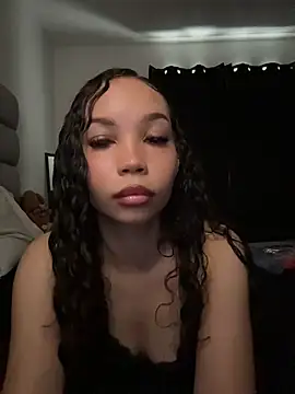 nikkiloveee online show from June 30, 4:39 pm