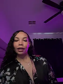 nikkiloveee online show from March 11, 9:06 pm