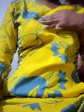 Hot-Rubyy online show from April 23, 1:13 pm