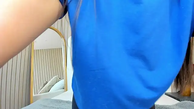 AmberrMoore  online show from December 18, 1:27 pm