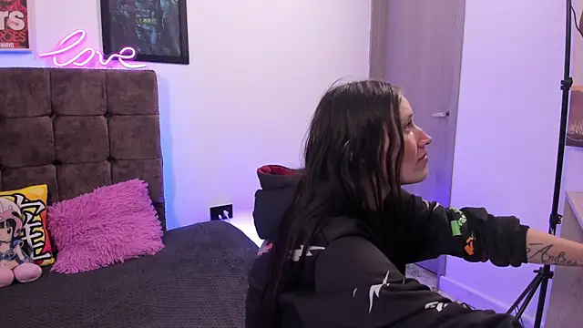 maelis Avelle online show from November 7, 5:40 pm