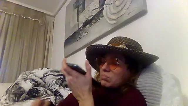 loveryvicky online show from January 7, 5:05 pm