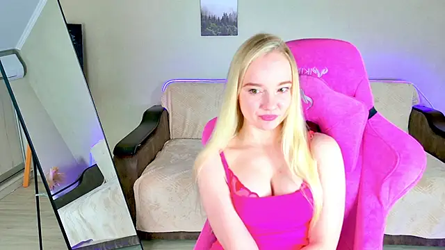 Shawty Mia online show from April 18, 7:07 pm