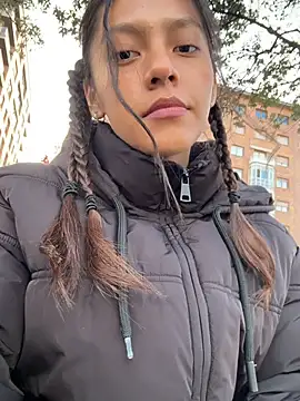 angelaalovee online show from November 11, 8:11 am