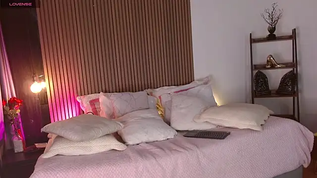 Skay bluee online show from October 28, 6:24 pm