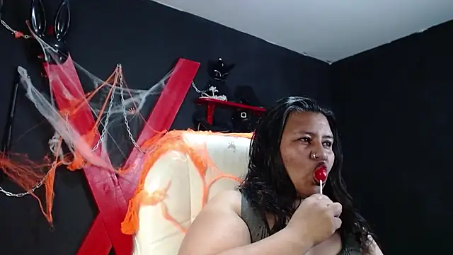 serenamystsh online show from October 31, 9:30 pm