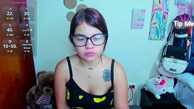 Emma boo online show from December 2, 4:09 pm