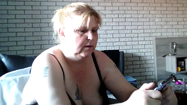 Sylviastar46 online show from April 9, 8:42 am