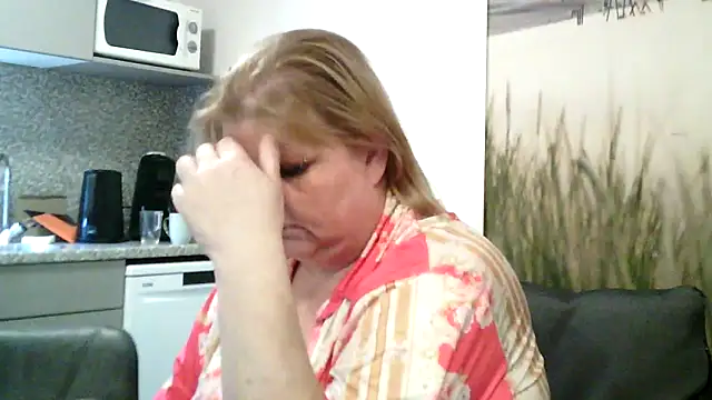 Sylviastar46 online show from April 2, 4:37 pm