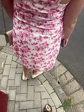 Teeny-Slut18 online show from July 27, 2:58 pm