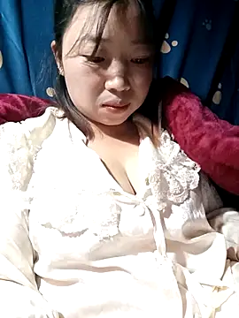 julybe online show from December 17, 3:49 pm