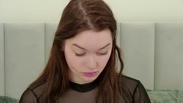 VickiBanx online show from February 20, 4:33 am