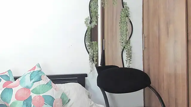 MailynAndNick online show from April 6, 7:37 pm