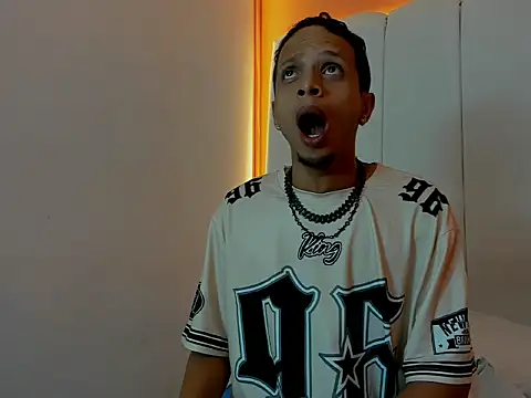 DamianandEva online show from March 11, 1:03 pm