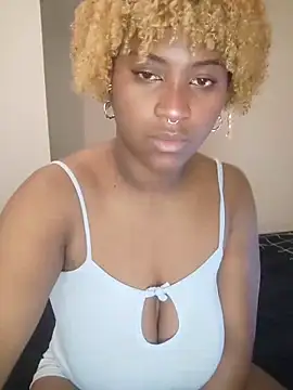 EvonyFoxxx online show from December 22, 11:41 pm