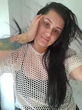 CurvyNoir online show from November 25, 5:15 pm