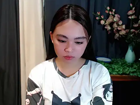 lustfullakim online show from April 18, 2:19 pm