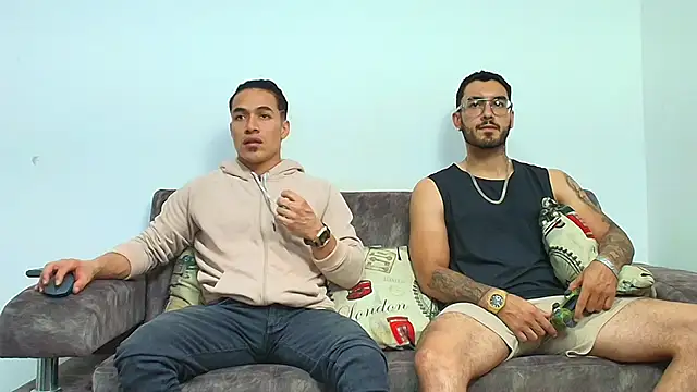 thebadboys05 online show from April 14, 3:50 am