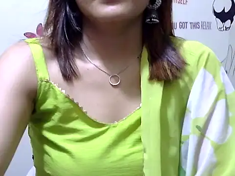 maira 33 online show from May 15, 11:29 pm