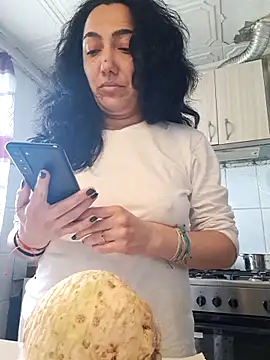 CharmingPearl online show from March 18, 9:14 am