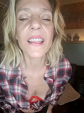 LittleSexyT online show from November 6, 10:15 pm