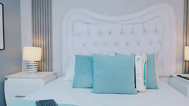 ScarlettPetrova online show from April 10, 11:49 am