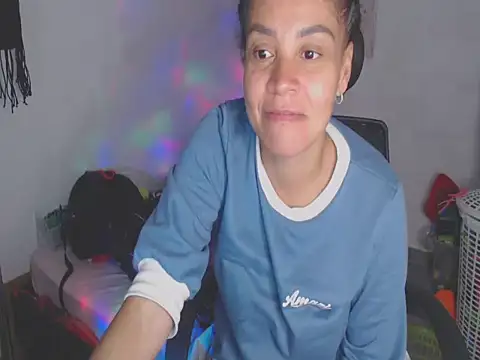shayna cute online show from June 8, 2:01 am