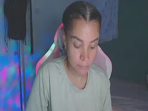 shayna cute online show from July 15, 11:31 pm