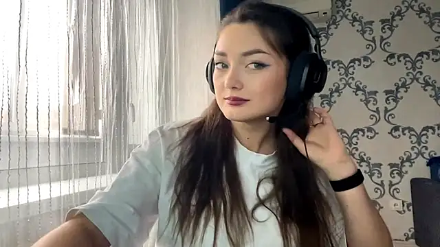 TwotyBright online show from November 11, 8:11 am