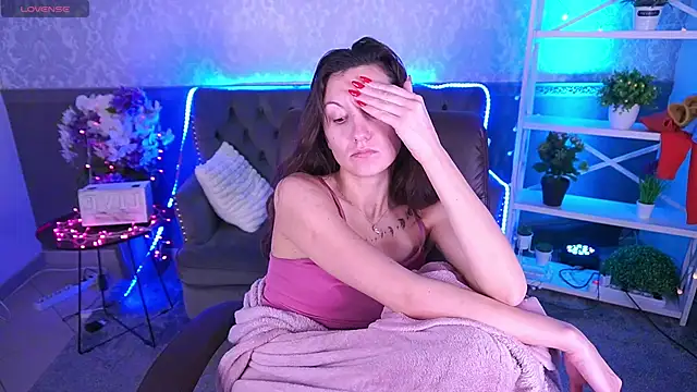 ZafiraMoonn online show from December 4, 7:32 am