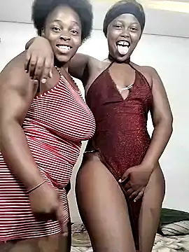 SweetSavage18 online show from December 3, 8:11 pm