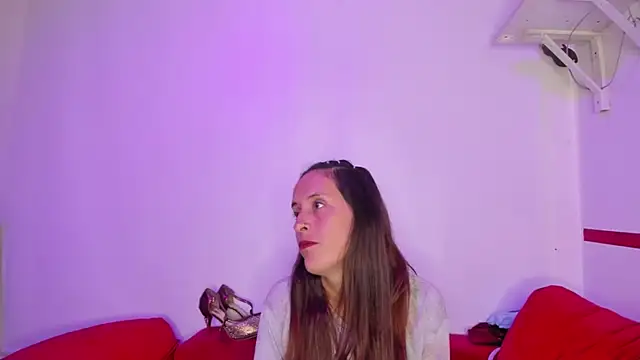 mia luna ed online show from November 14, 4:07 pm