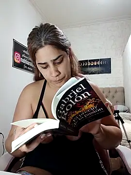 nahiarabiel33 online show from March 27, 5:57 pm