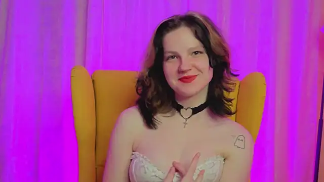 LatinaHuguenin online show from March 27, 7:03 pm