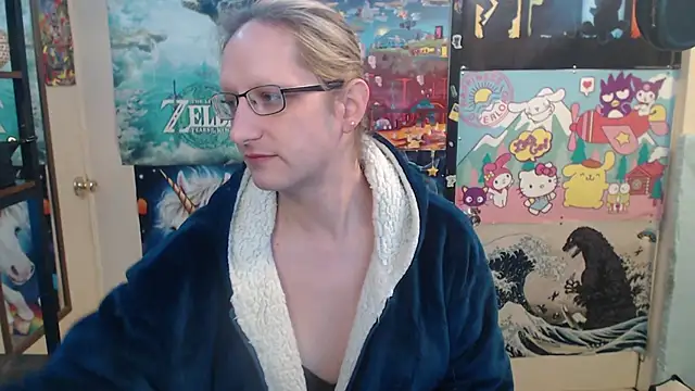 Savanah Banana  online show from March 4, 10:33 am