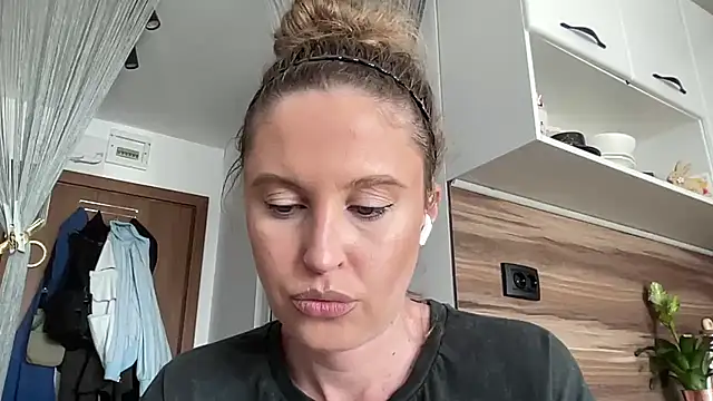 Ameli8 online show from April 25, 11:24 am